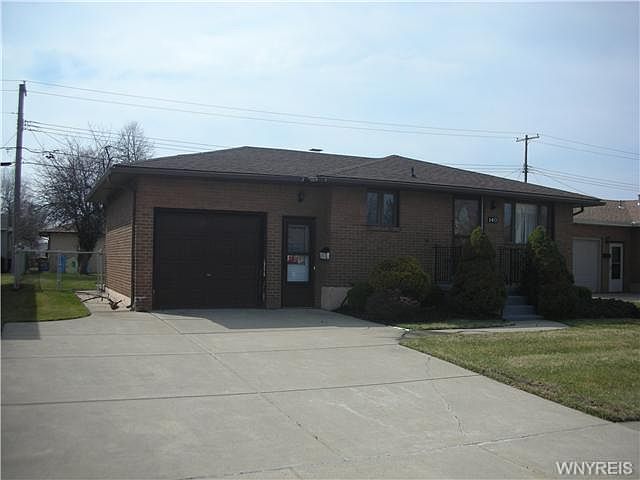 1st image of 140 Saint Felix Ave