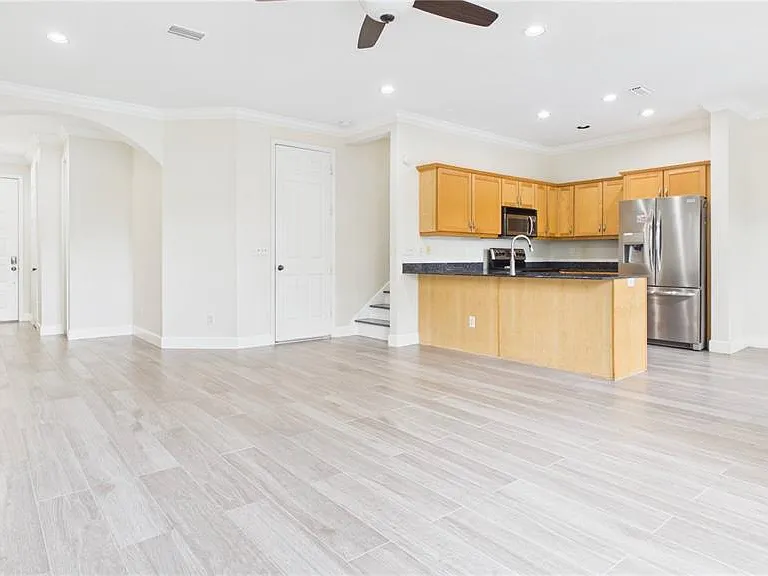 505 S Tampania Ave #7 — Photo 7