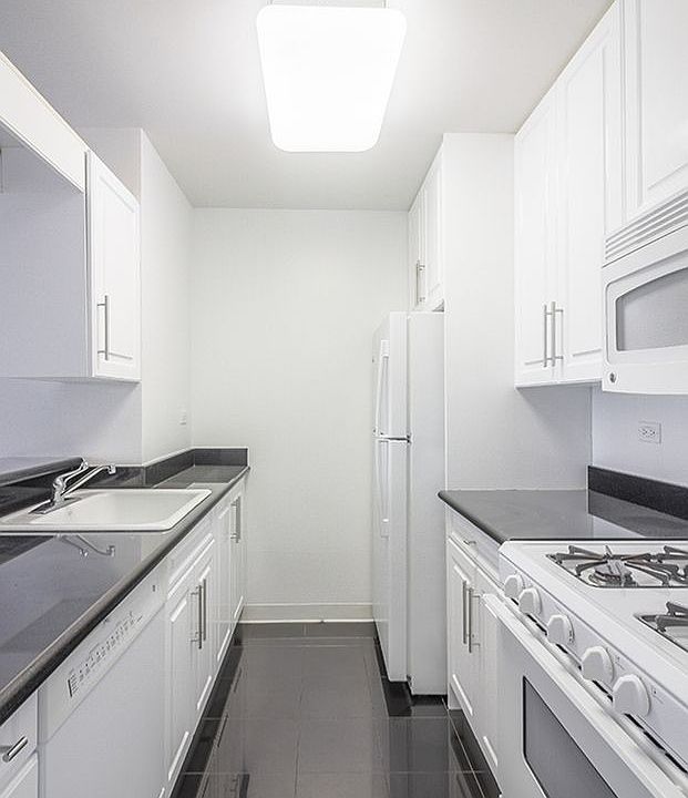 1st image of 400 E 71st St APT 6C