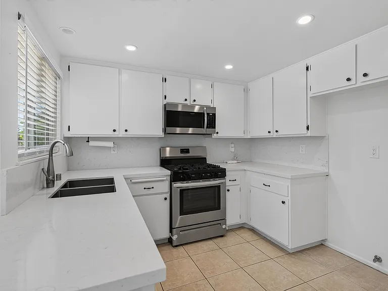 263 Greenbriar Ct — Photo 8