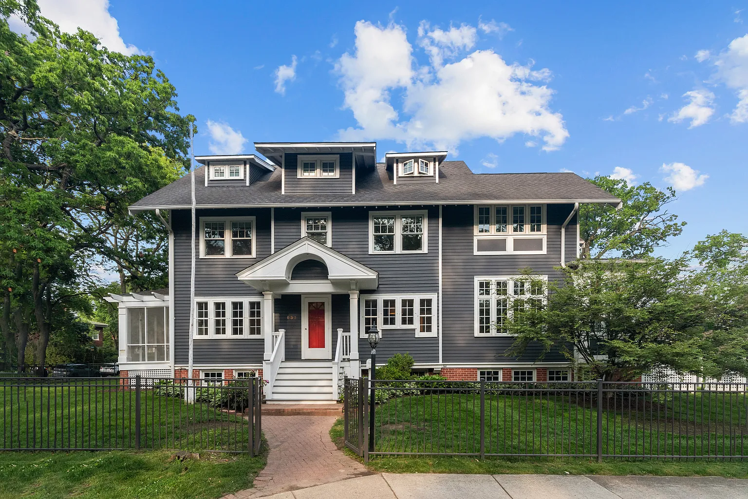 633 Elmwood Ave photo 1
