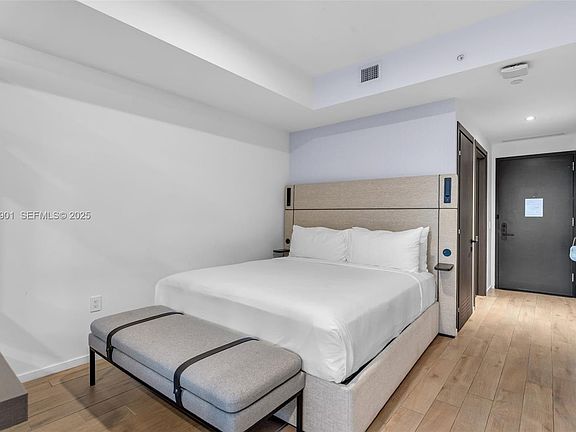 4th image of 398 NE 5th St #4507
