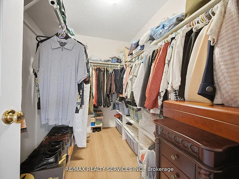62 Fernbrook Cres — Photo 28