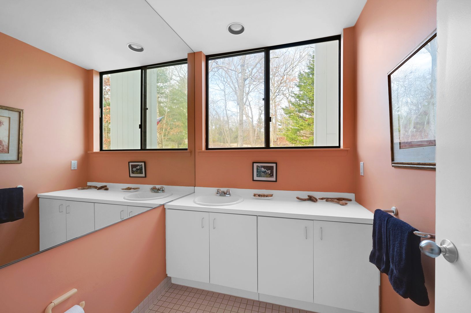  Main Fl. Powder Room