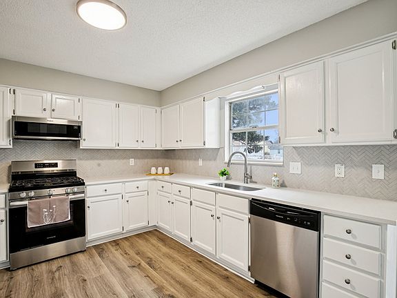 5th image of 2961 Nautilus Dr