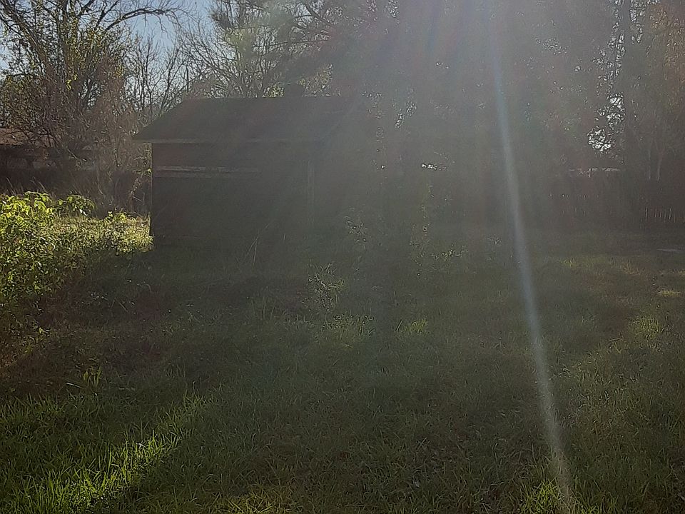 2nd image of 2 Benton St