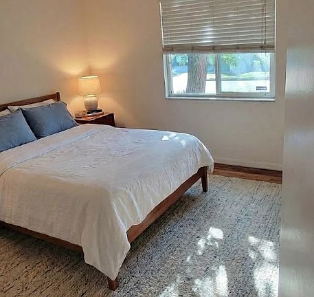 2nd image of 1462 E Stratford Ave #1