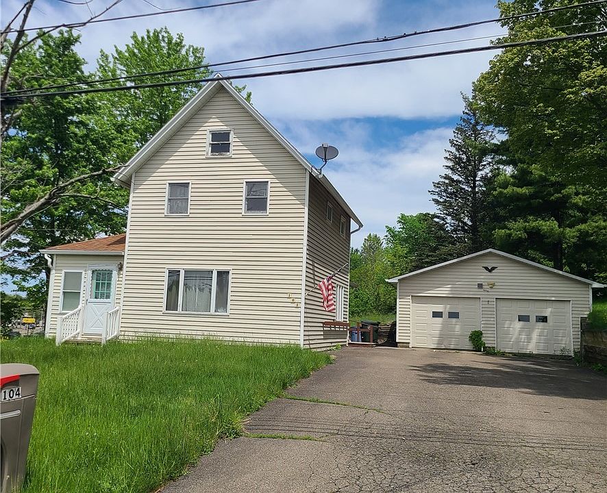 1st image of 104 Brad St