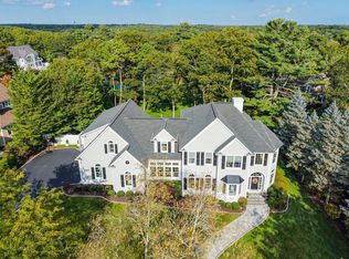 13 N Glen Dr, Mashpee, MA 02649