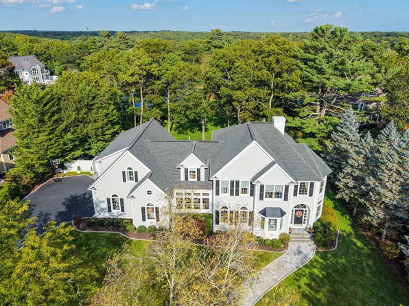 13 N Glen Drive, Mashpee, MA 02649