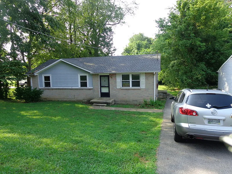 1560 Cherry Tree Dr