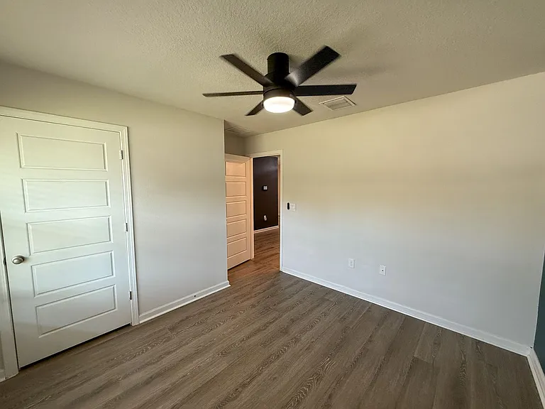 6352 Burrow Ln — Photo 13