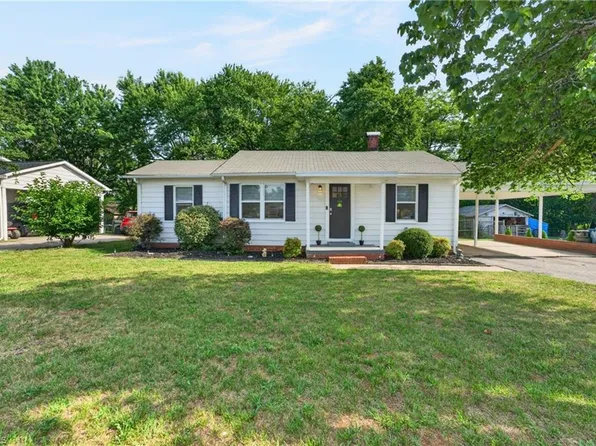 300 Sealy Dr, Trinity, NC 27370