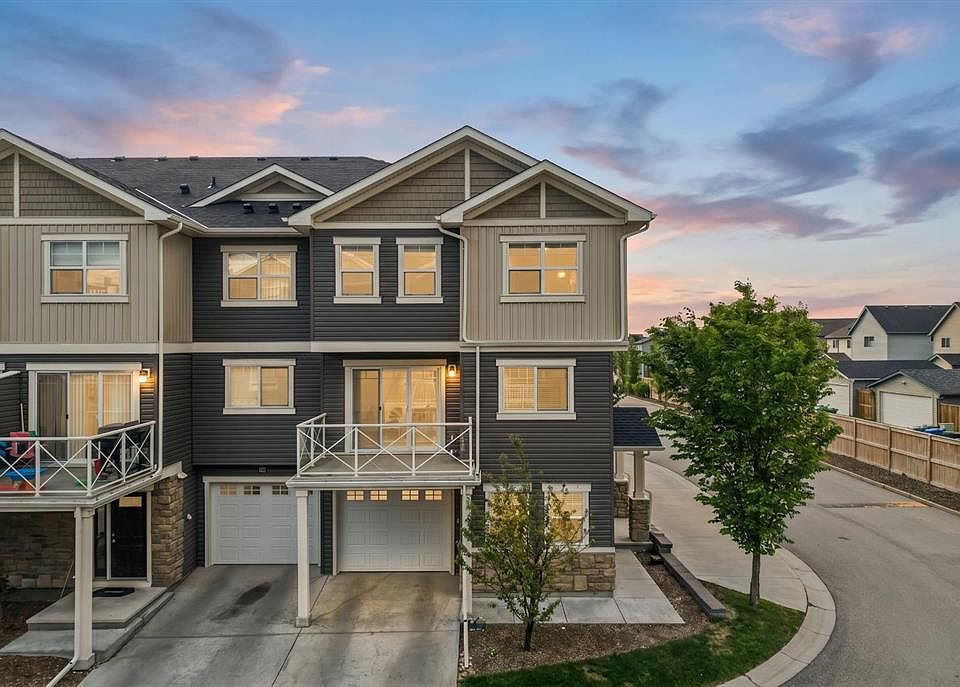 1st image of 905 N Skyview Ranch Grv NE