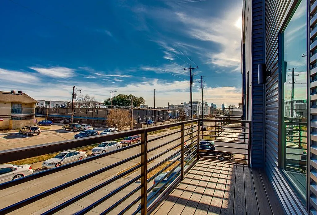 2 bed, 2.5 bath, 1613 sqft, $3,400 — Photo 1