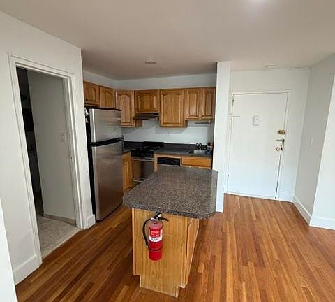 4th image of 8829 Kennedy Blvd APT B2
