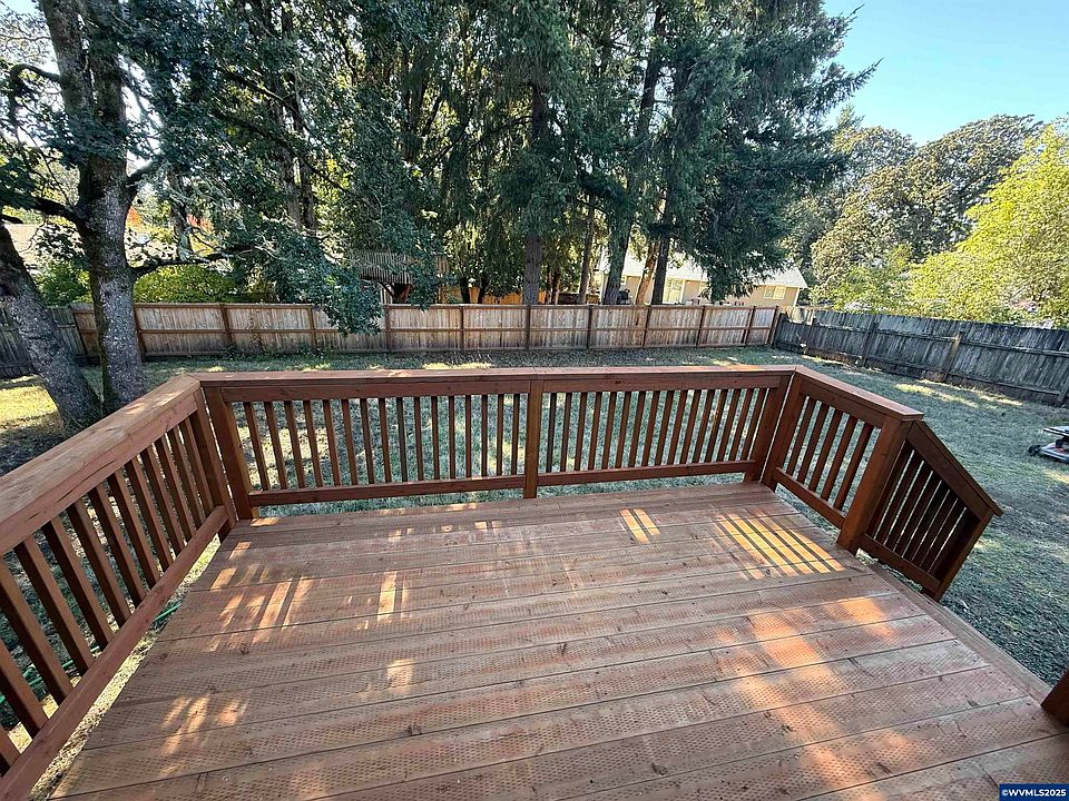 2nd image of 588 Canberra Dr