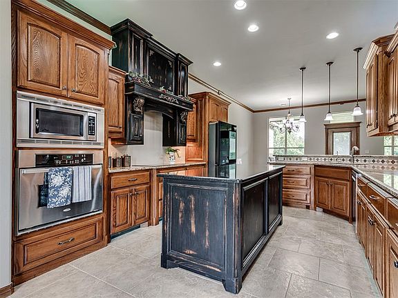 2nd image of 104 Stotts Rd