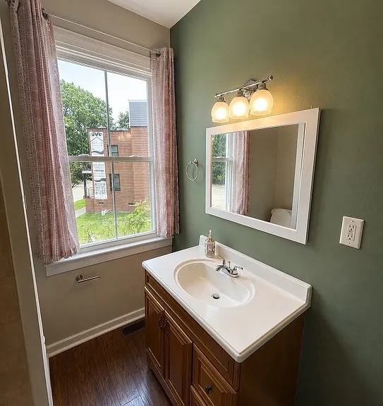 127 W Jackson St — Photo 10