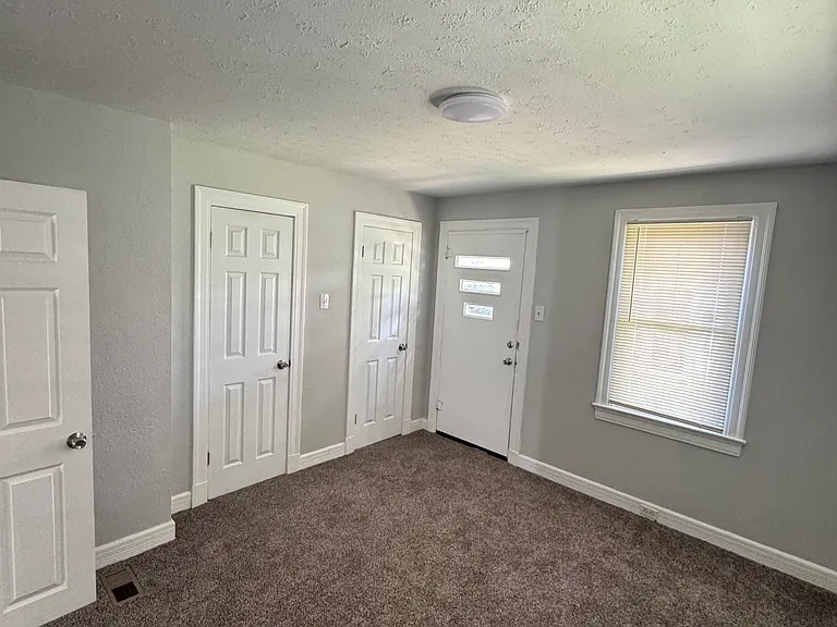4141 Virginia Ave — Photo 3