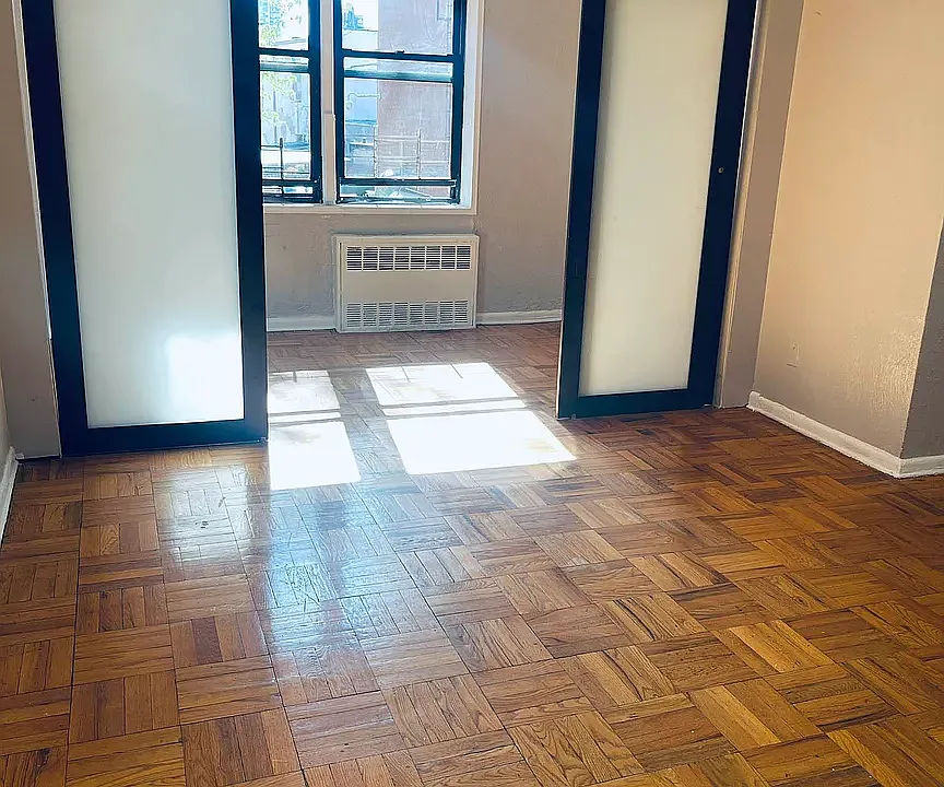 2330 Voorhies Ave #1A