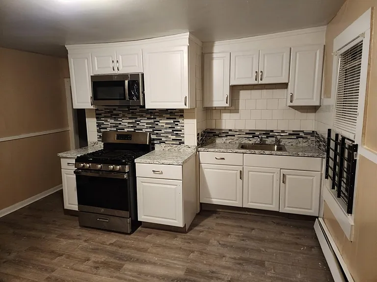 207 Court St #1 — Photo 9