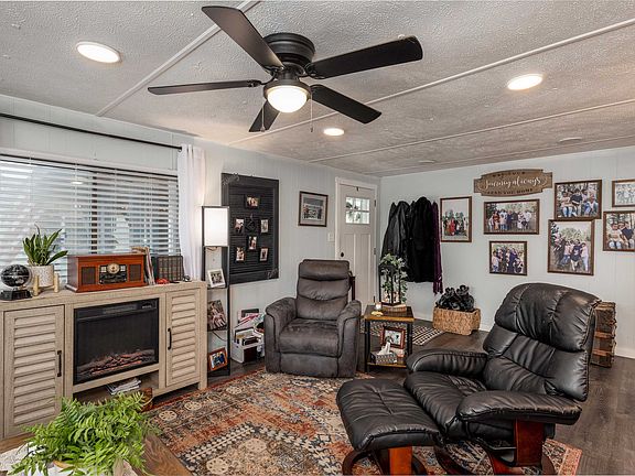5th image of 21725 E Wellesley Ave Trailer 3