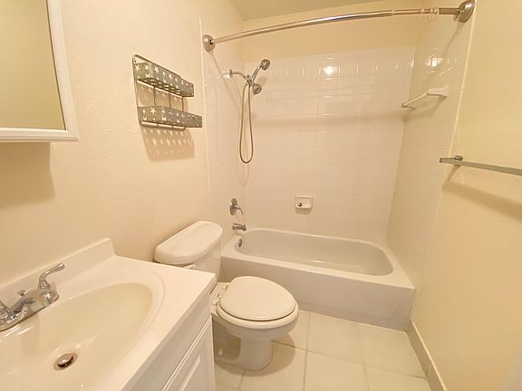 5th image of 4607 Bayshore Dr APT K6