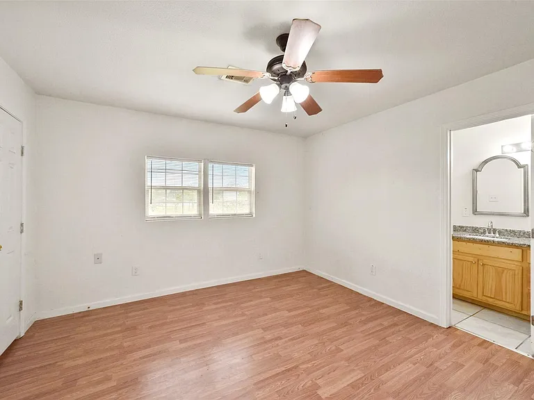 214 Schilling St — Photo 14