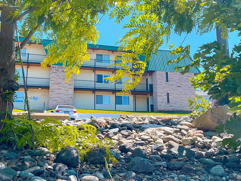 Valleyford Apartments — Photo 10