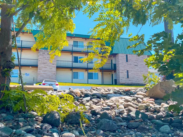 Valleyford Apartments