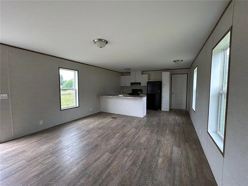 3 bed, 2.0 bath, 1280 sqft, $1,250 — Photo 4