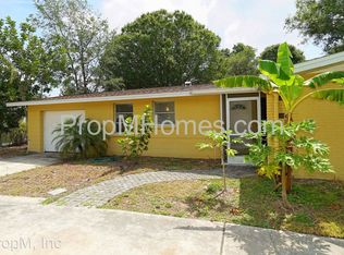 2905 Woodcrest Dr, Sarasota, FL 34239