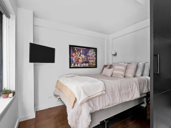 117 East 37th Street 4F image 2 of 7