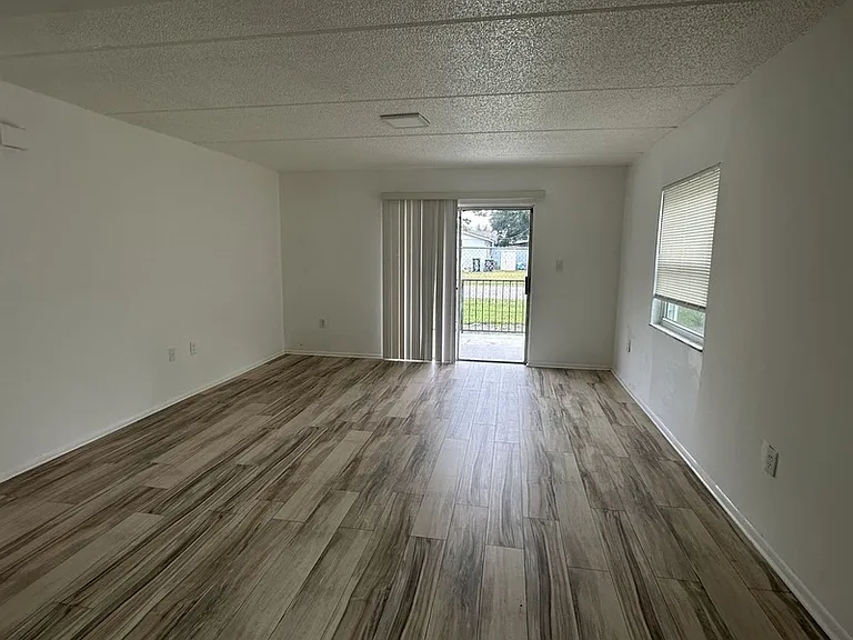 6513 Dumont Ave — Photo 7