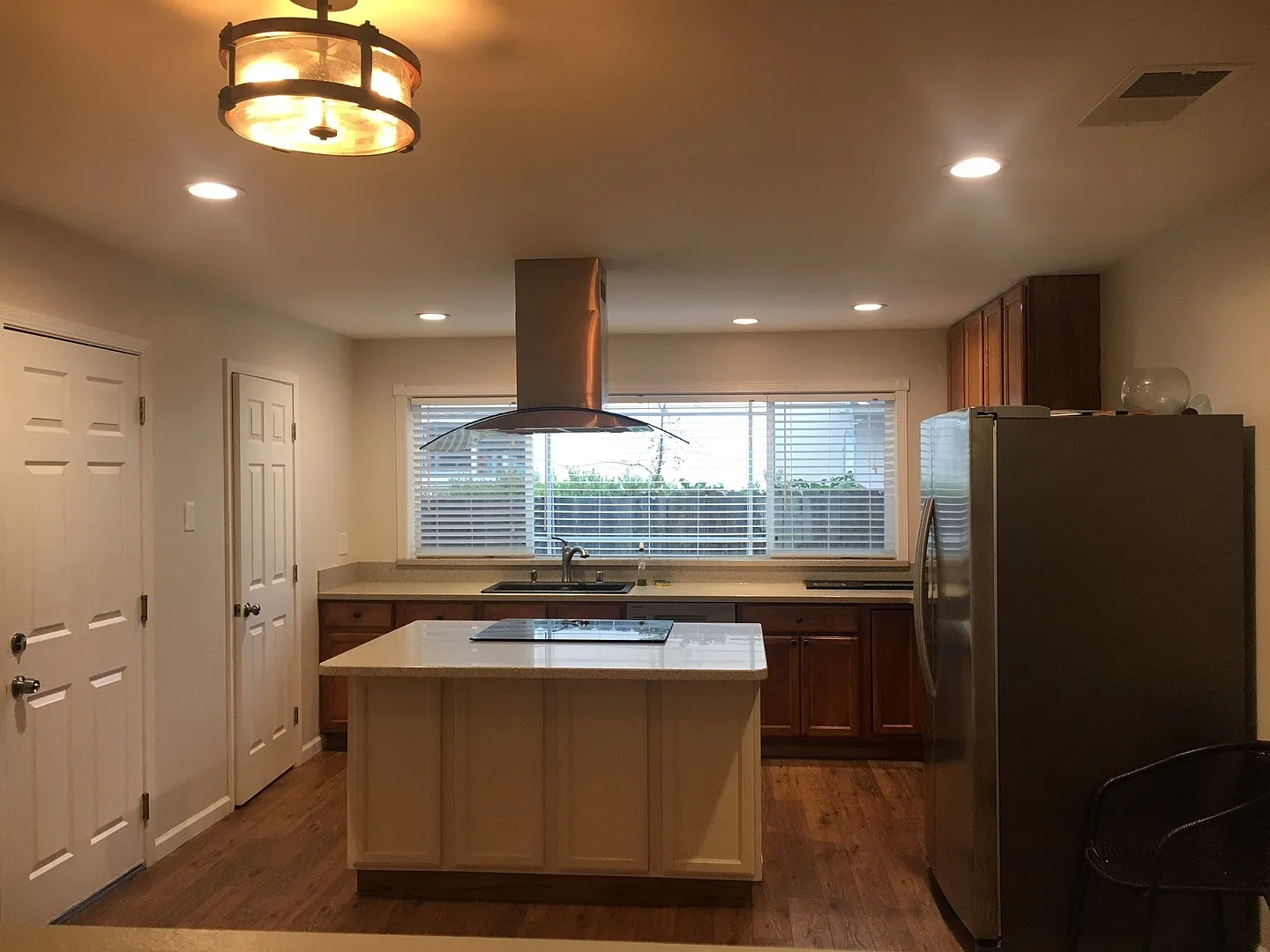 Lovely, remodeled, home with open floorplan. — Photo 3