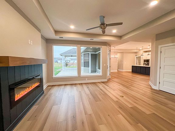 2nd image of 127 S Heritage Way