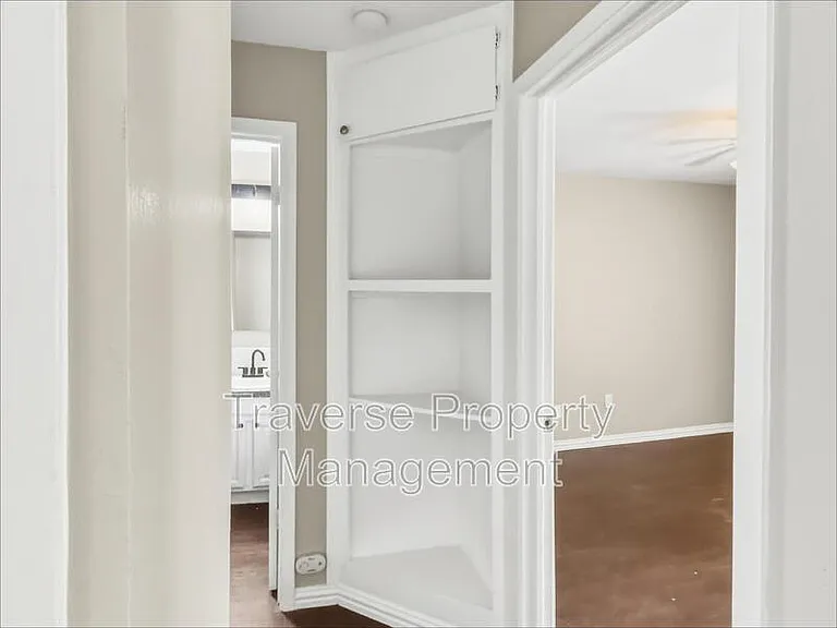 1215 Lowe St — Photo 11