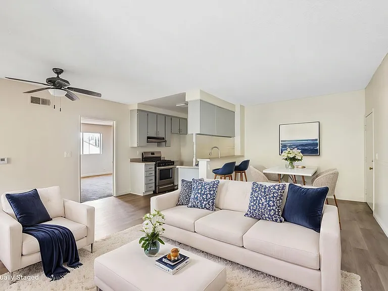 8541 Foothill Blvd., Sunland — Photo 37