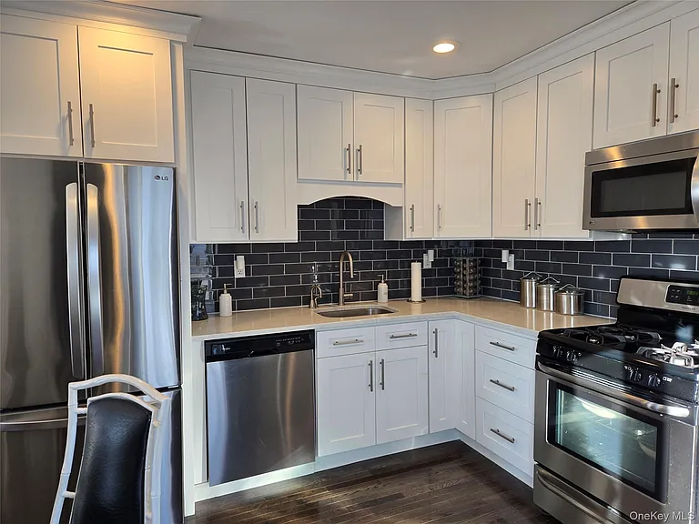 70 Harmon St — Photo 8