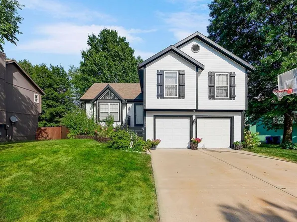 1050 N Lincoln St, Olathe, KS 66061