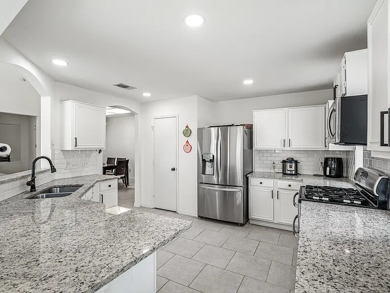 1011 Ridgecrest Dr — Photo 22