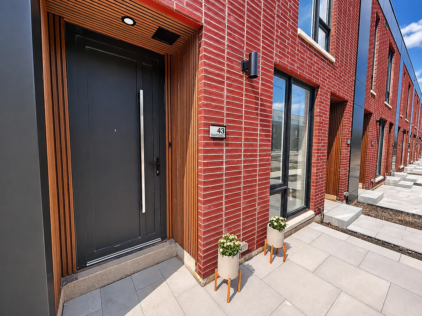 43 Everett Common — Photo 2