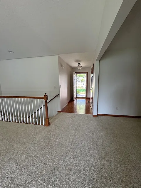 3 bed, 2368 sqft, $2,900 — Photo 3