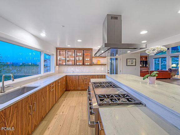 5th image of 2523 Aspen Springs Dr