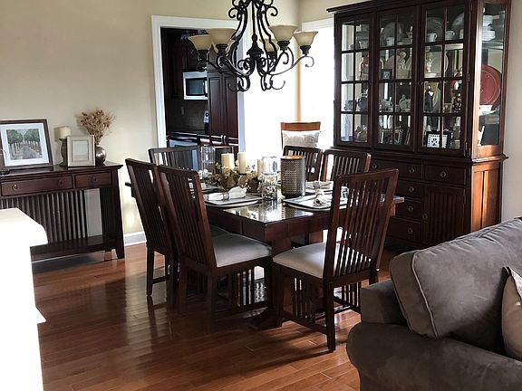 Formal dining room 