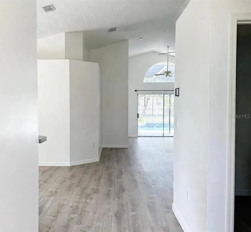 4 bed, 2.0 bath, 1767 sqft, $3,300 — Photo 2