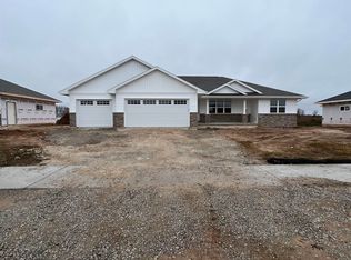 4571 Paul Ln, Green Bay, WI 54313