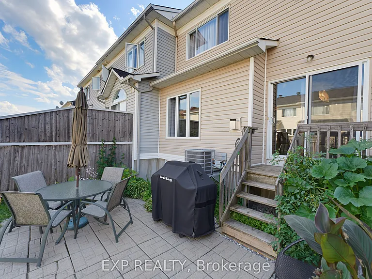 2215 Silverado Cres — Photo 32