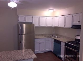 40 S Shaddle Ave APT 208, Mundelein, IL 60060
